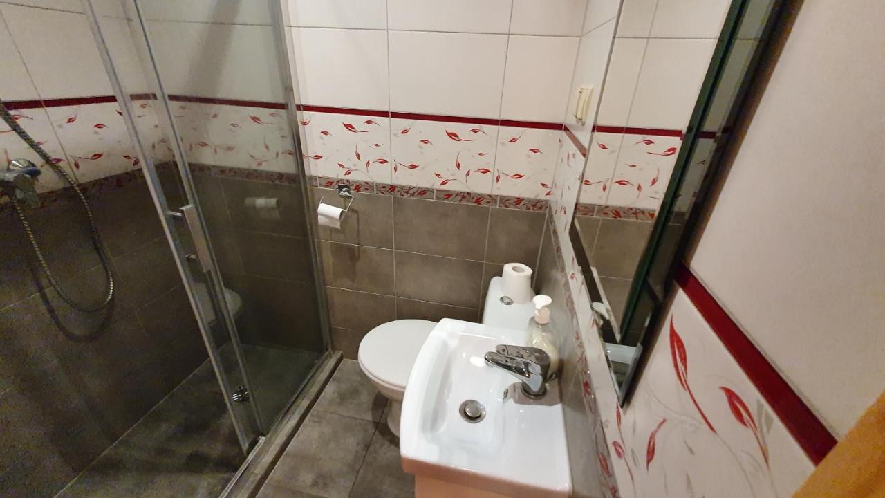 "U Izy" Pokoje Goscinne I Przyczepy Campingowe Mielno  Luaran gambar