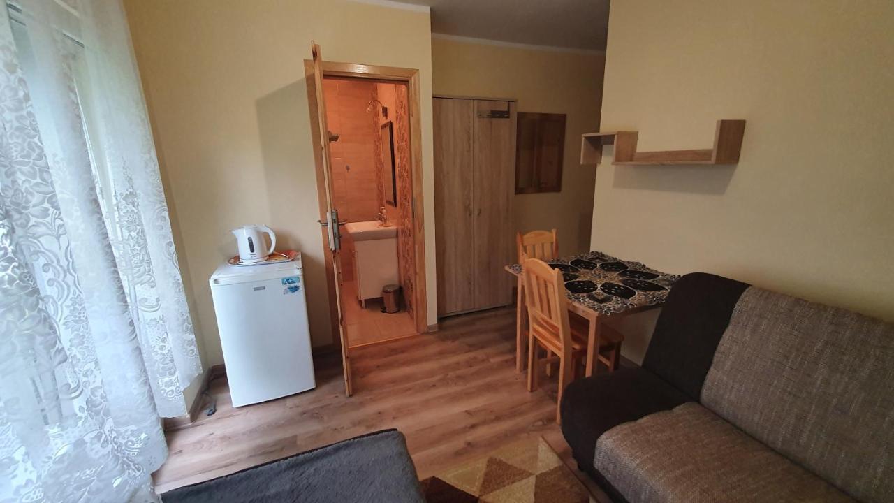 "U Izy" Pokoje Goscinne I Przyczepy Campingowe Mielno  Luaran gambar