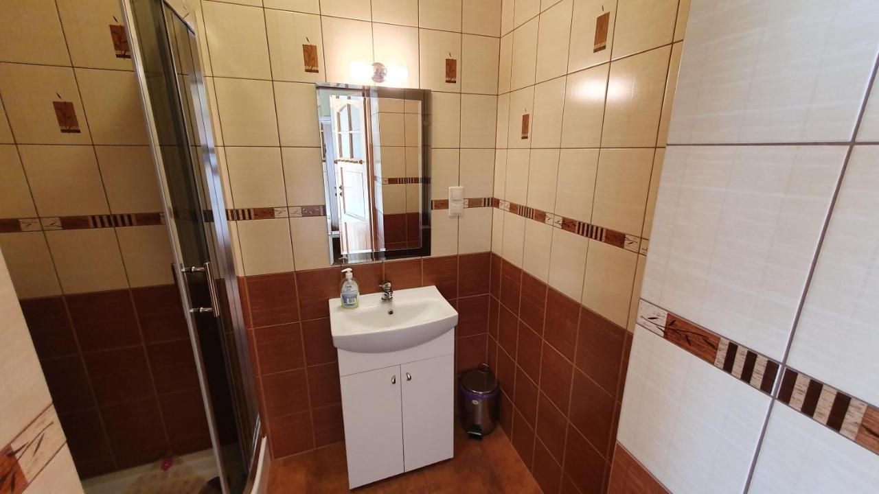 "U Izy" Pokoje Goscinne I Przyczepy Campingowe Mielno  Luaran gambar